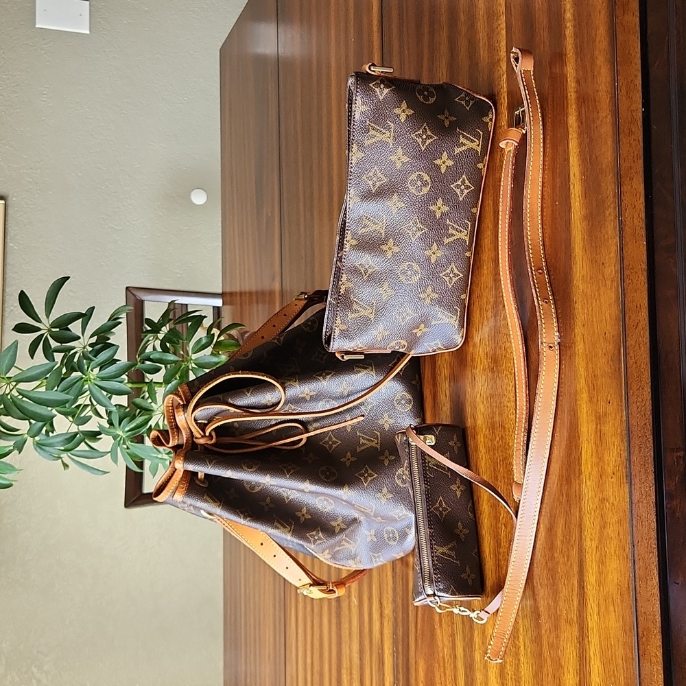 Louis Vuitton Vintage Bundle Set Petit Noe Drawstring Trotteur & Mini Pa…
